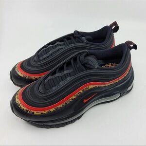 AIRMAX 97 NIKE WOMANS SNEAKERS
Size 6.5